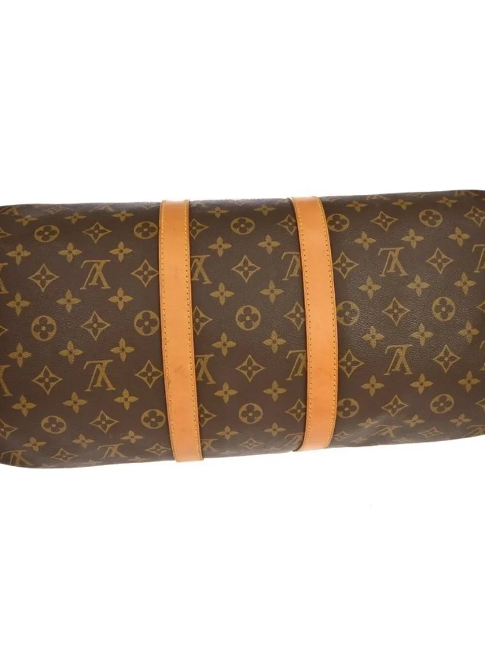 Louis Vuitton outside 	ab